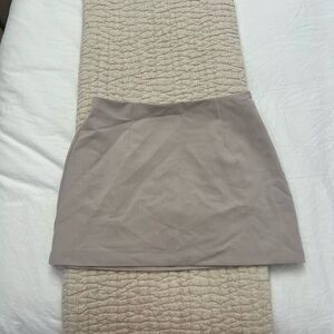 Abercrombie & Fitch beige skort